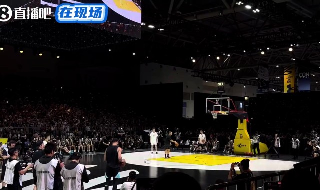 奇异果体育-库里训练营第三日:超远三分信手拈来 换手绕腰拉杆上篮一气呵成